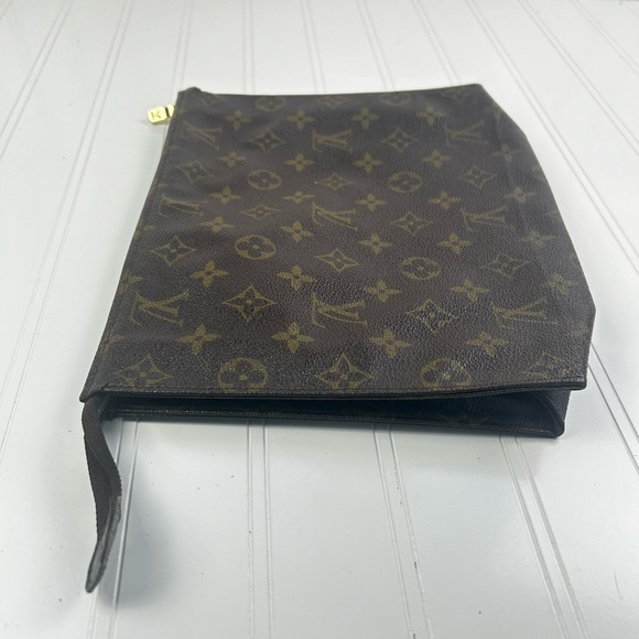 Louis Vuitton Monogram Toiletry Pouch Cosmetic Bag Clutch 26 - Picture 5 of 15